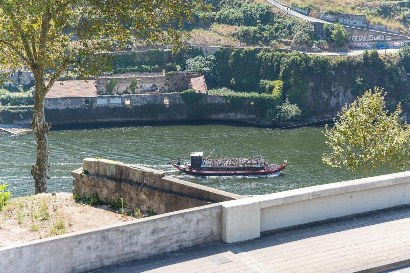 Guestready - Fantastic Apt Overlooking Douro River Порту Экстерьер фото